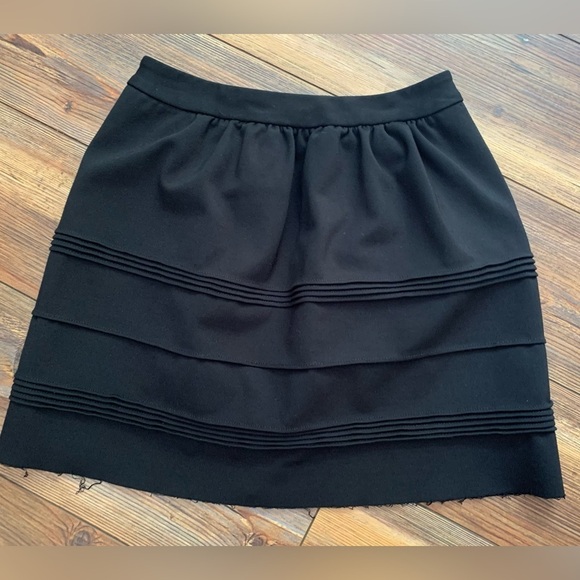 Madewell Silhouette Black Skirt Pleated Raw Hem Size Extra Small - Picture 2 of 14